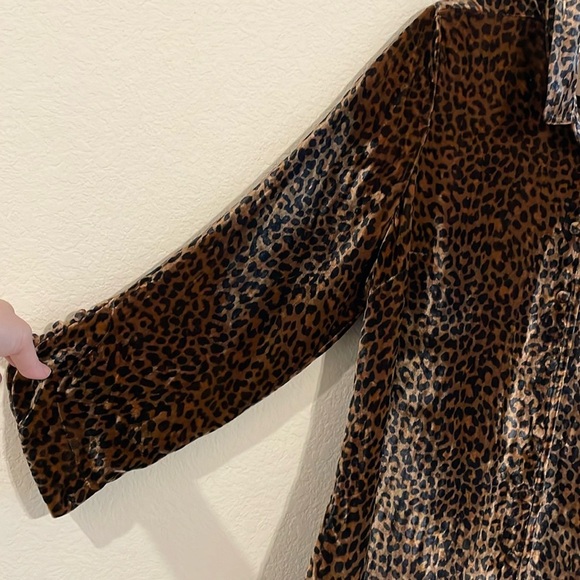 Soft Surroundings Brown Longline Cheetah Print Velvet Silk Button Down Top - Picture 5 of 14